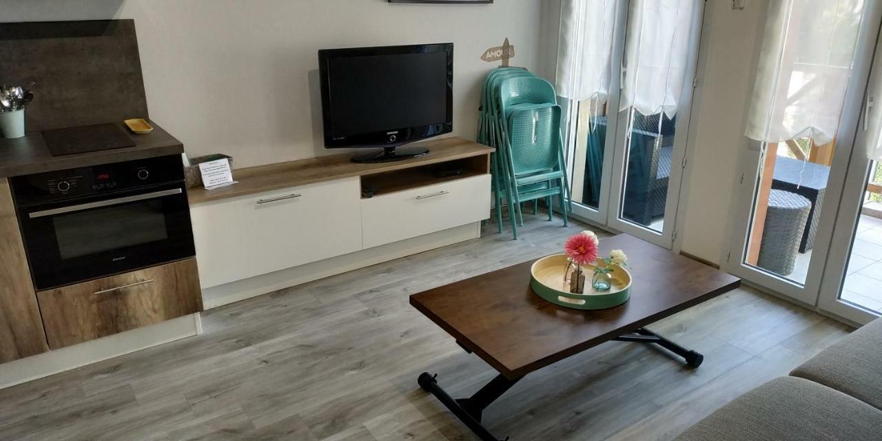 Au Coeur De Port Frejus - T2 30 M² - Tout A Pied Εξωτερικό φωτογραφία