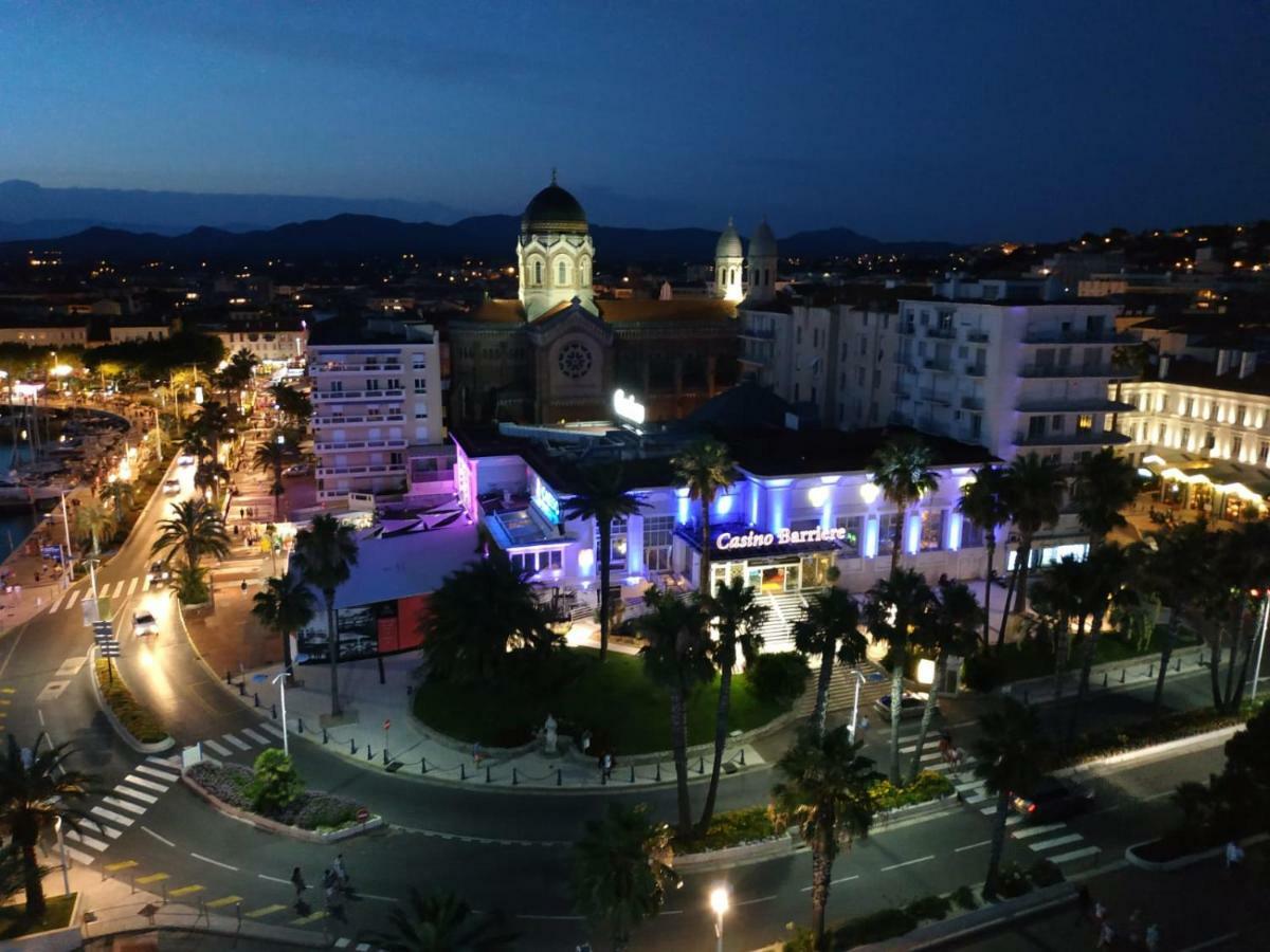 Au Coeur De Port Frejus - T2 30 M² - Tout A Pied Εξωτερικό φωτογραφία